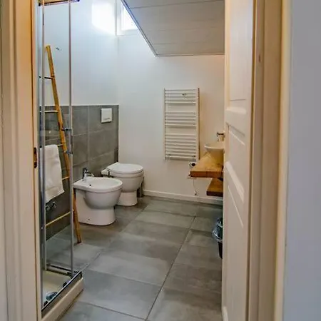 Fuoriporta Affitti Brevi - Corte 2 Con Parcheggio Gratuito アパート