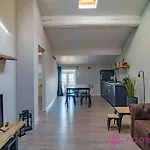 Fuoriporta Affitti Brevi - Corte 2 Con Parcheggio Gratuito * 帕爾馬