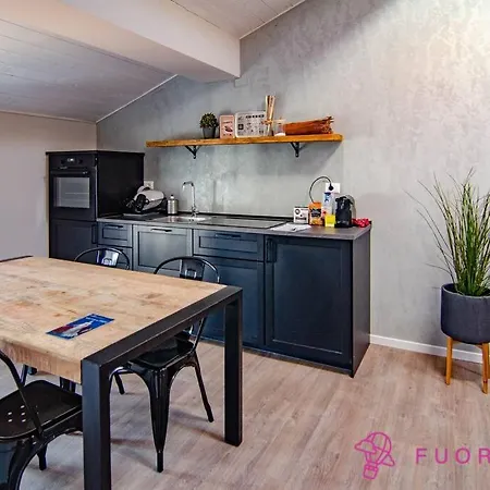 Fuoriporta Affitti Brevi - Corte 2 Con Parcheggio Gratuito * 帕爾馬